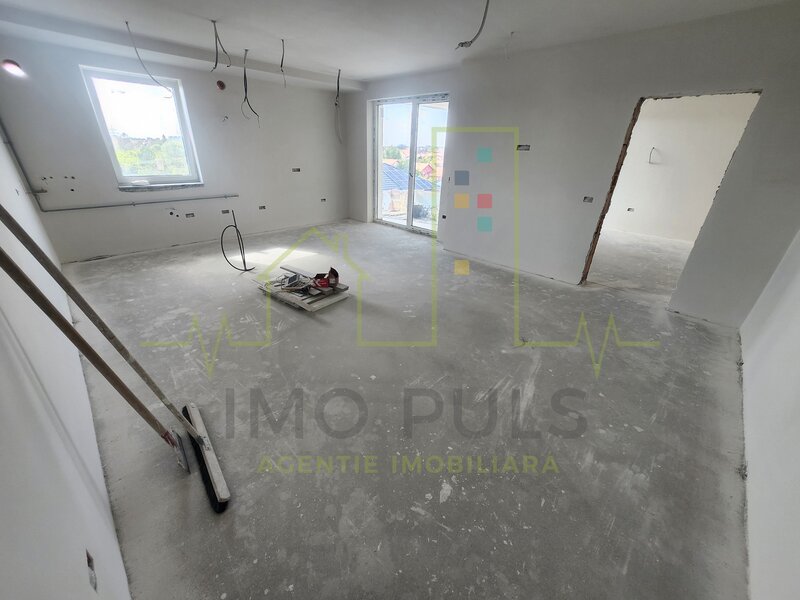 Trei Camere. 2 Bai. Terasa 21mp. Esso - Girocului.
